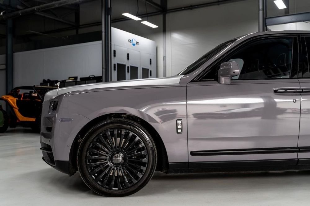 E mașină sau navă spațială?! Rădoi și-a tunat Rolls Royce-ul și arată impecabil! Cum și-a modificat mașina _17