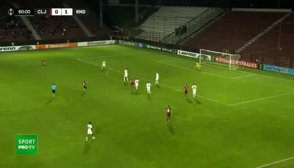 OCAZIE CFR Cluj! Bordeianu șutează puternic din afara careului, dar portarul e atent și respinge &icirc;n corner