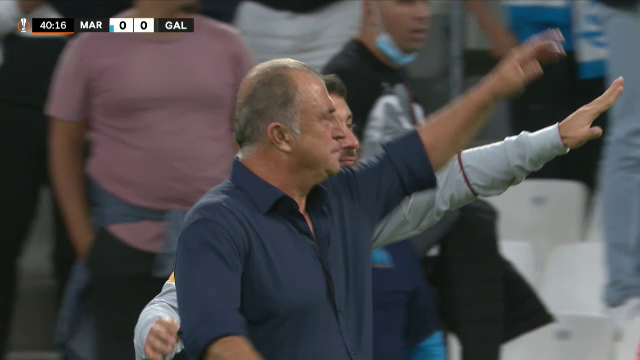 Momente incredibile la Marseille - Galata! Meciul a fost întrerupt din cauza fanilor! Terim s-a dus direct la ei_3