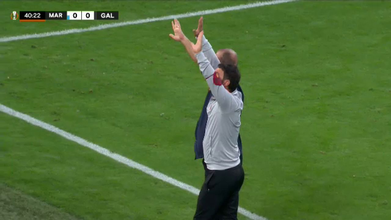 Momente incredibile la Marseille - Galata! Meciul a fost întrerupt din cauza fanilor! Terim s-a dus direct la ei_5