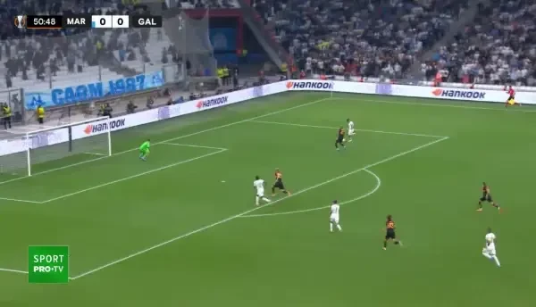 OCAZIE MARSEILLE! Dieng primește singur &icirc;n fața porții, dar trimite pe l&acirc;ngă!