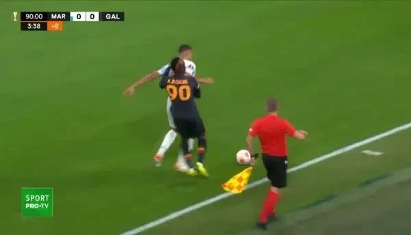 Incidente și pe teren, după un duel &icirc;ntre Diagne și Saliba. Cei doi s-au luat la ceartă și au &icirc;nceput să se &icirc;mpingă