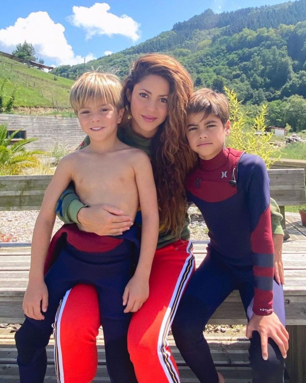 Momente ireale pentru Shakira! A fost atacată de porci mistreți în timp ce se afla în parc _8