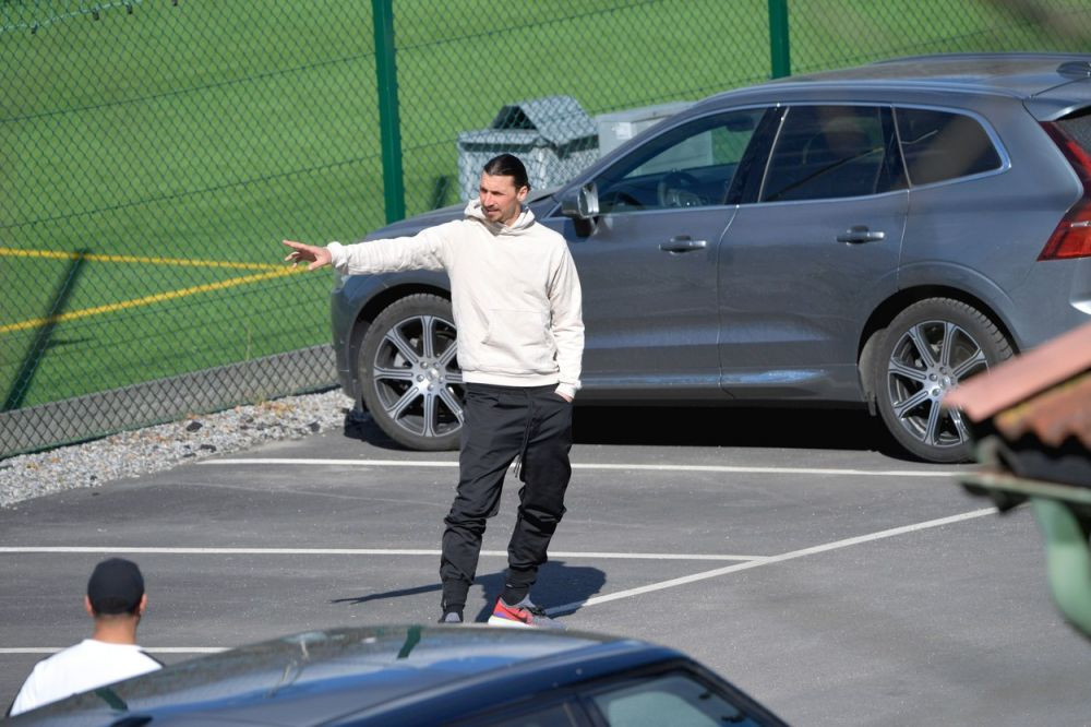 ZLATAN 40 | Te-ai &icirc;ntrebat cum reacționează Ibra c&acirc;nd ia foc hotelul? :)&nbsp;