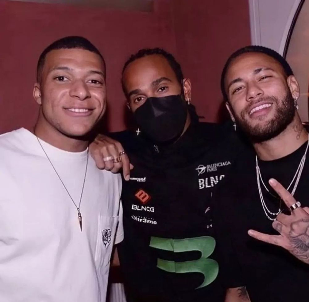 Starurile de la PSG, petrecere alături de un model internațional. Imaginile care au stârnit reacții controversate _3