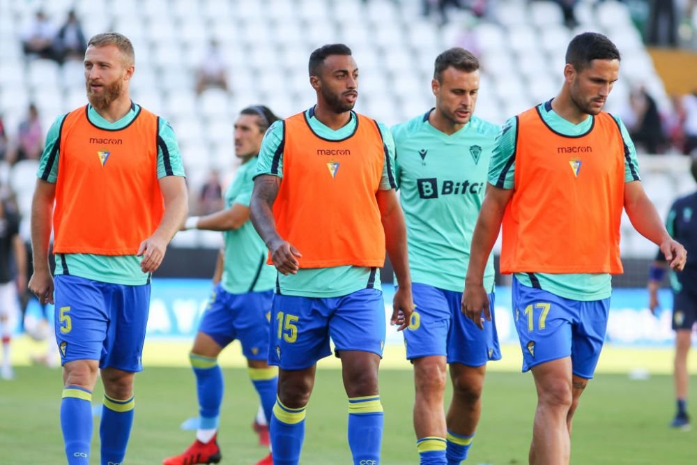 Florin Andone, exclus din lot pentru că a petrecut fără acordul antrenorului! Imaginile din club cu atacantul român_3