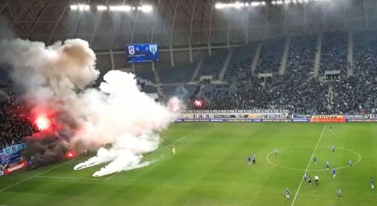 FCU Craiova - Univ. Craiova 0-2 | Dan Nistor le-a adus victoria oaspeților. Un suporter a decedat în tribune, după ce a suferit un infarct_9