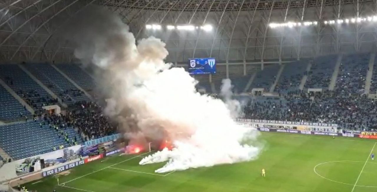 FCU Craiova - Univ. Craiova 0-2 | Dan Nistor le-a adus victoria oaspeților. Un suporter a decedat în tribune, după ce a suferit un infarct_10