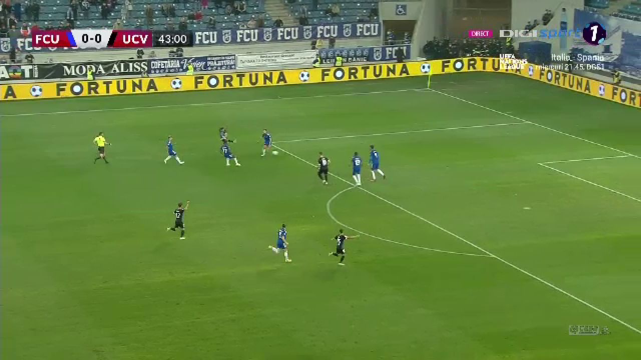 FCU Craiova - Univ. Craiova 0-2 | Dan Nistor le-a adus victoria oaspeților. Un suporter a decedat în tribune, după ce a suferit un infarct_12
