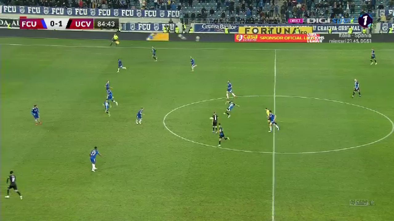 FCU Craiova - Univ. Craiova 0-2 | Dan Nistor le-a adus victoria oaspeților. Un suporter a decedat în tribune, după ce a suferit un infarct_17