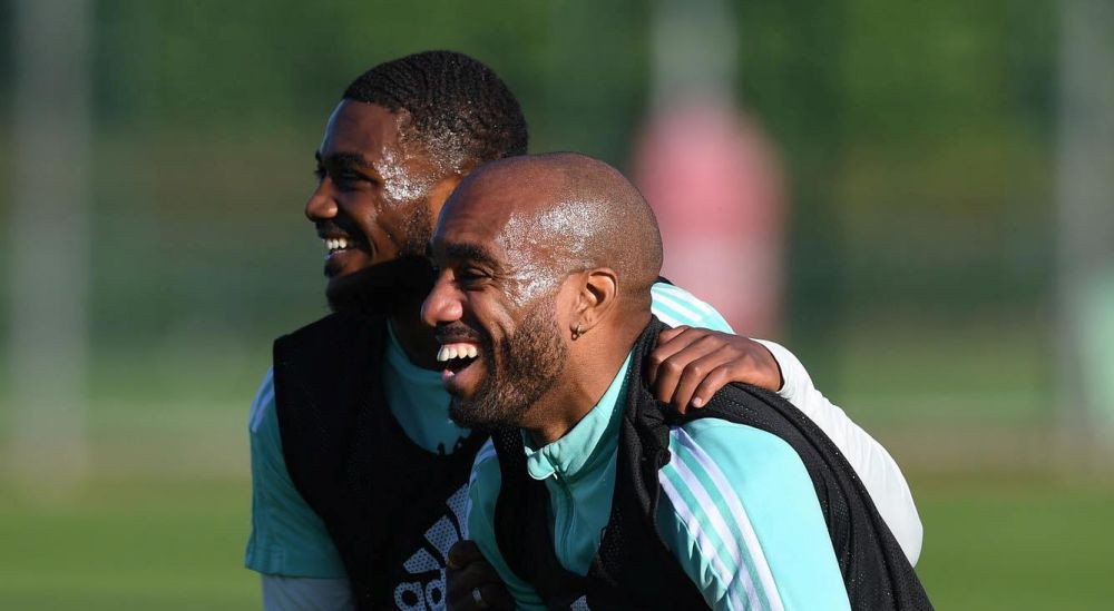 Arsenal răm&acirc;ne fără Lacazette, dar Arteta a pus ochii pe doi atacanți din Premier League