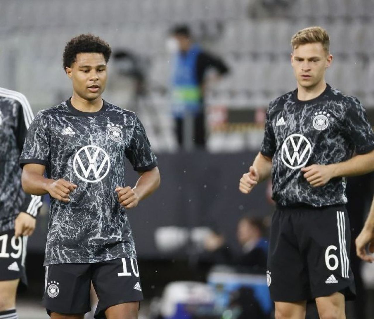 Românul cu două inimi: ”Iubesc și naționala României, și naționala Germaniei!”. A evoluat pentru ambele și a jucat ani de zile alături de Gnabry și Kimmich_3