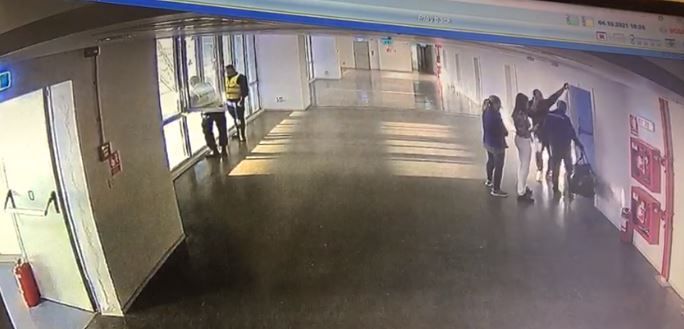 Imagini ireale. Cine ar fi introdus, de fapt, geanta cu bâte de la