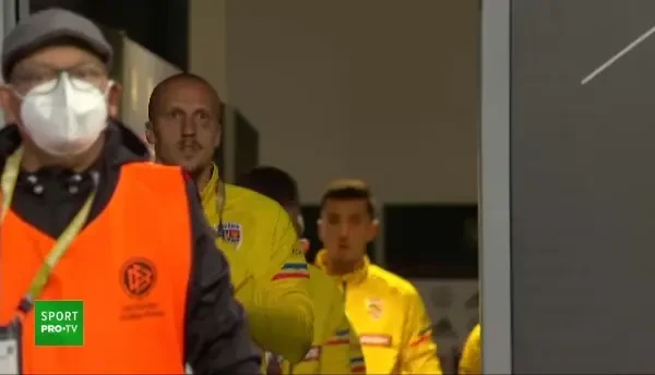 Primele imagini de la Hamburg. Surpriza de care au avut parte jucătorii rom&acirc;ni la intrarea pe stadionul din Hamburg