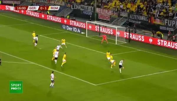 Minutul 17: Ocazie mare pentru germani! Reus centrează &icirc;n careu, Gnabry &icirc;ncearcă să reia, dar trimite pe l&acirc;ngă poartă din a doua &icirc;ncercare. Niță are nevoie de &icirc;ngrijiri medicale, după ce a fost lovit de masivul atacant al nemților.