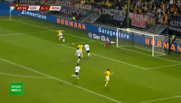 Minutul 48: Mihăilă trimite în careu către Pușcaș, acesta nu poate relua din prima, iar pericolul este îndepărtat de germani.