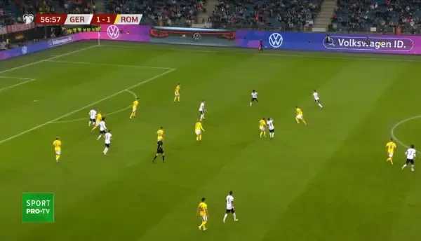 Minutul 57: Ocazie de 2-1 pentru Reus! Jucătorul lui Dortmund trimite mult peste poartă din interiorul careului.