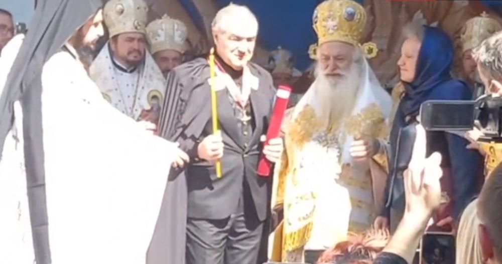 „Am cântat în corul bisericii!” Gigi Becali, l-ai găsit! El e următorul antrenor de la FCSB? :)_6
