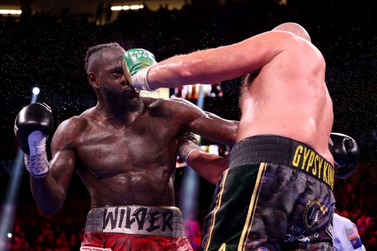 Tyson Fury a dat de pământ cu Deontay Wilder! Victorie prin TKO în cel mai tare meci al anului _11