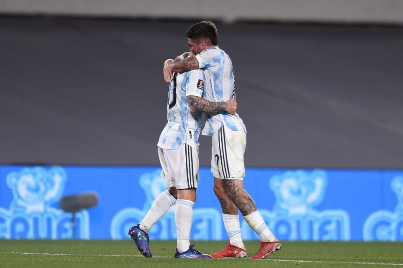 Golul care l-a lăsat fără reacție pe portarul Uruguay-ului. Reușita spectaculoasă a lui Messi l-a lăsat fără replică_1