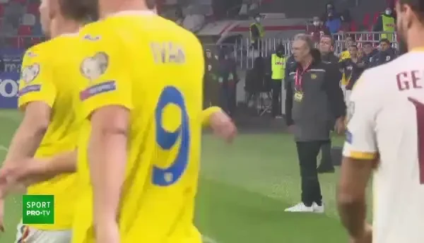 Sărbătoare pe Ghencea! Tricolorii au sărbătorit &icirc;mpreună cu fanii victoria obținută cu Armenia: Rom&acirc;nia! Rom&acirc;nia!