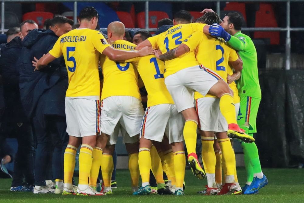 Sărbătoare pe Ghencea! Tricolorii au sărbătorit împreună cu fanii victoria obținută cu Armenia: 