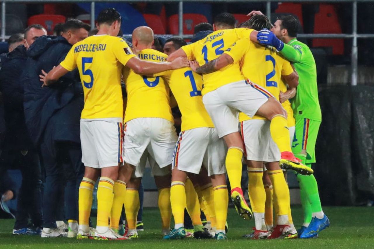 Sărbătoare pe Ghencea! Tricolorii au sărbătorit împreună cu fanii victoria obținută cu Armenia:
