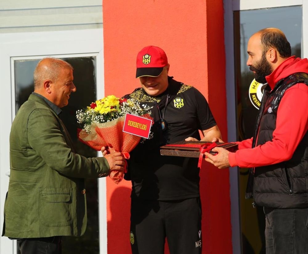 Ce surpriză pentru Șumudică! Fanii lui Malatyaspor, primire călduroasă pentru antrenorul român_2
