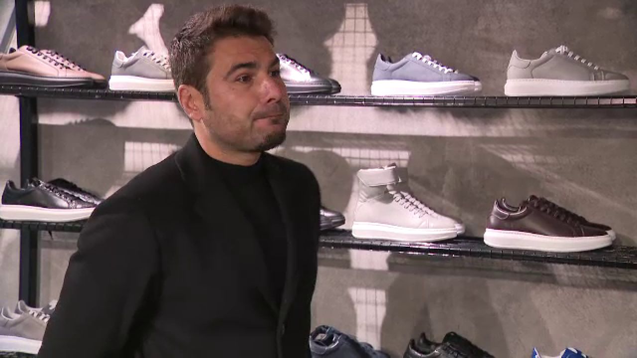 ”Briliantul” se răsfață! Mutu are o pereche de pantofi personalizați: ”Tot timpul am încercat să fac asta”_12