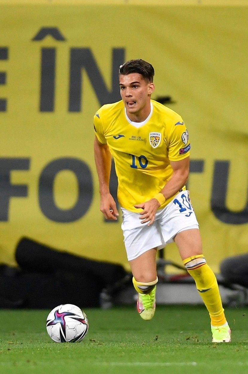 Ianis Hagi, repartizat în zona 