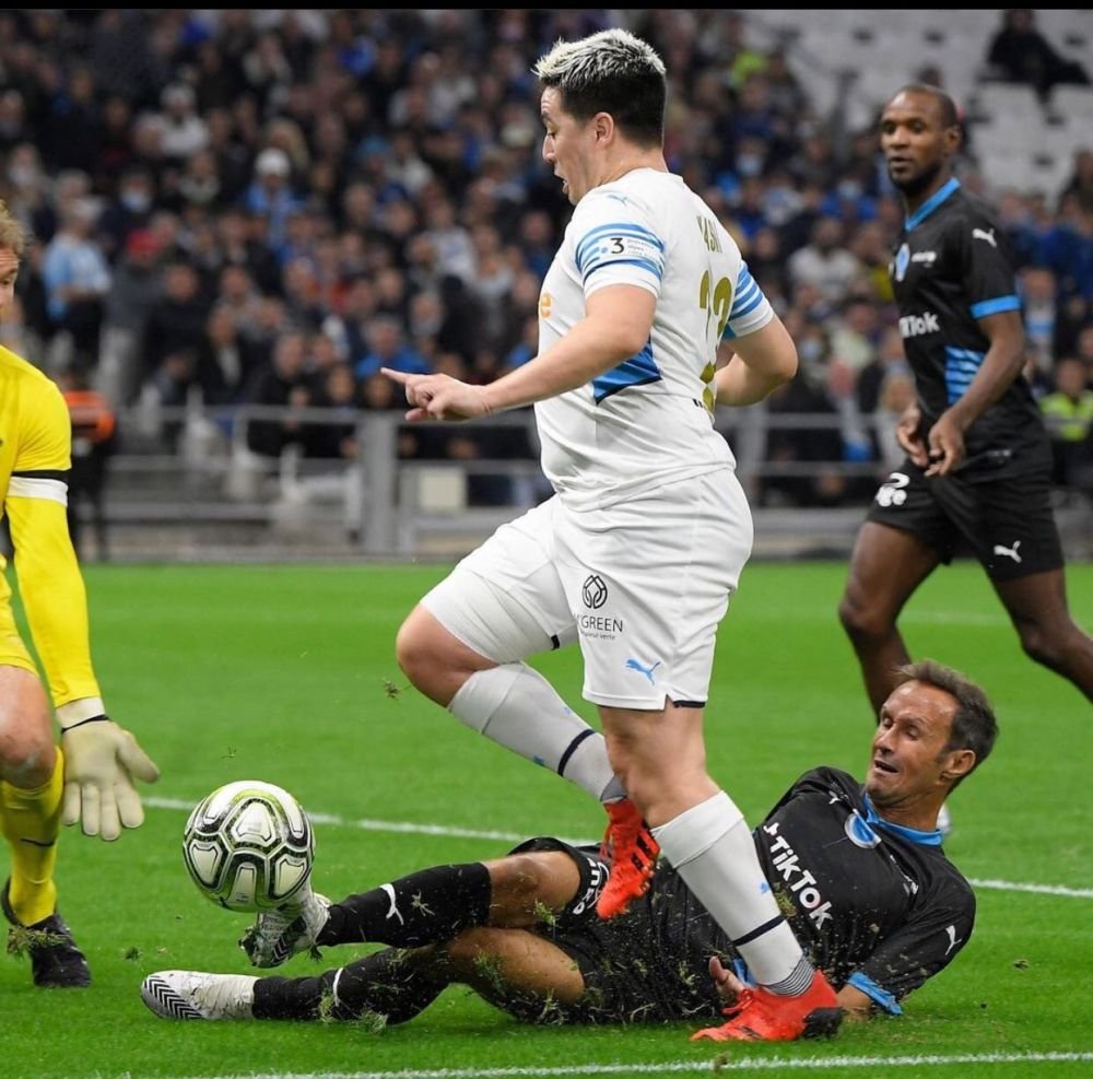 Sigur e el?! Samir Nasri, pe modul 'pufos'! :) Fanilor nu le-a venit să creadă cum a apărut la o lună de la retragere_2