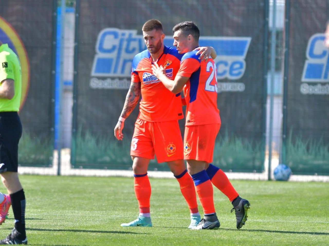 Dezastru pentru FCSB! Clubul roș-albastru mai pierde un jucător! Lista indisponibililor ajunge la 12 _1