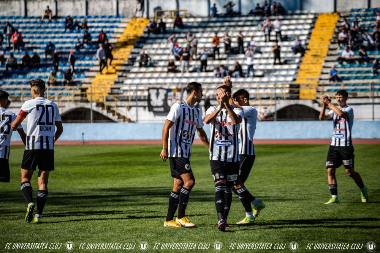 U Cluj obține a treia victorie consecutivă și pune presiune pe Petrolul! Hofman, „puștiul-minune”, omul meciului_1