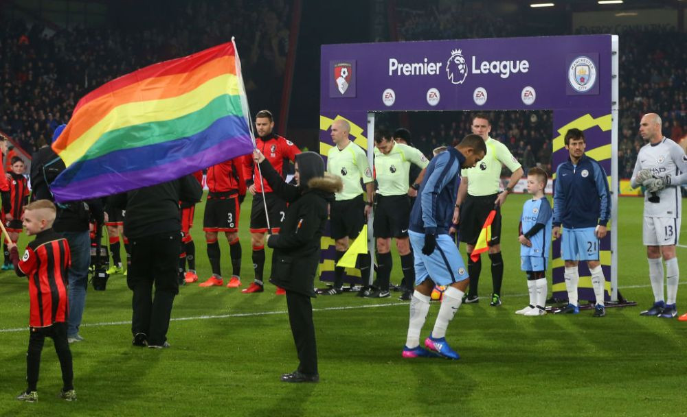 Jucătorul gay din Premier League: &rdquo;Suporterii mă vor crucifica!&rdquo;