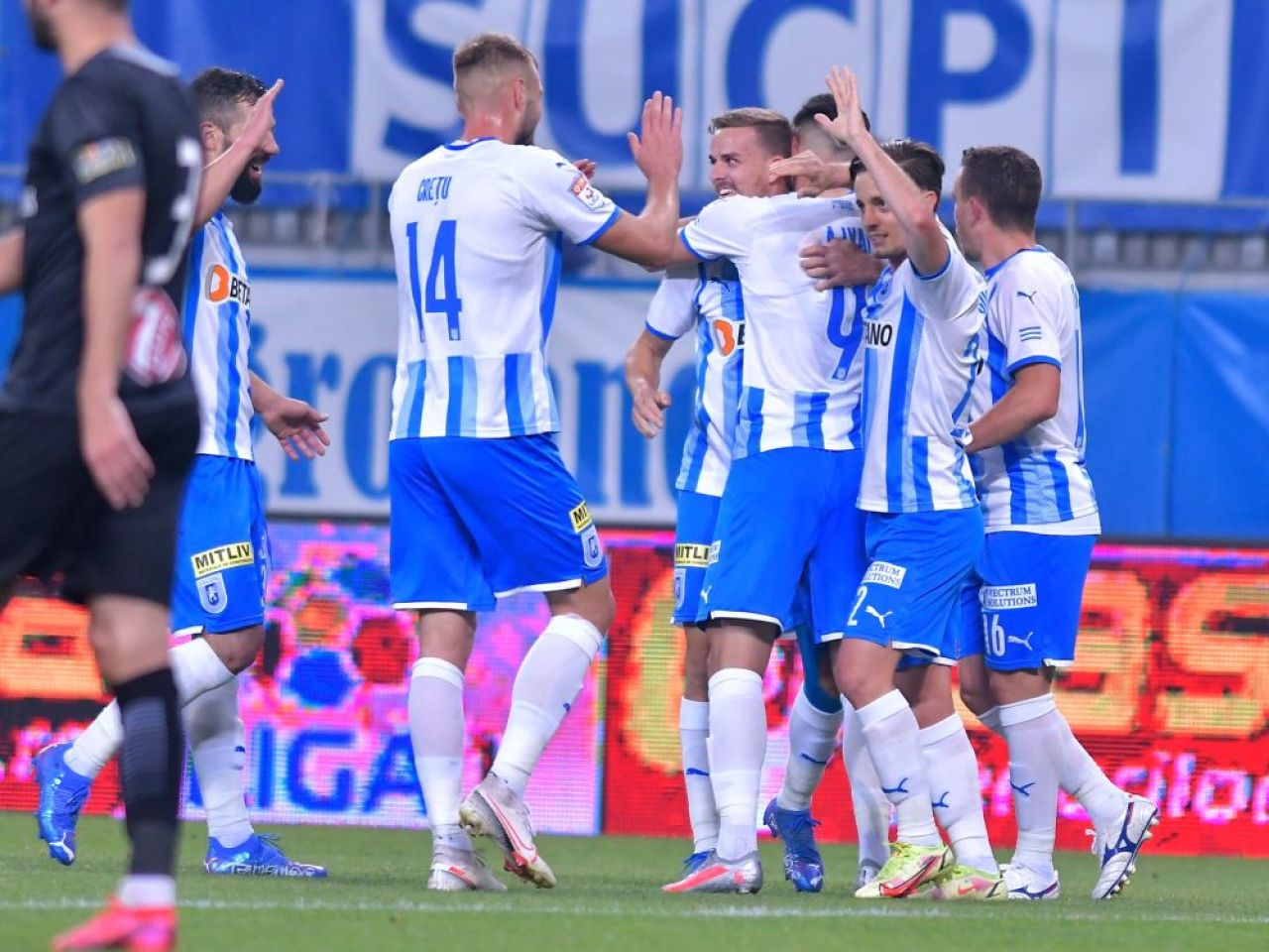 „Este fenomenal!” Fotbalistul lăudat de Reghecampf după victoria cu Academica. Ce spune de națională_2