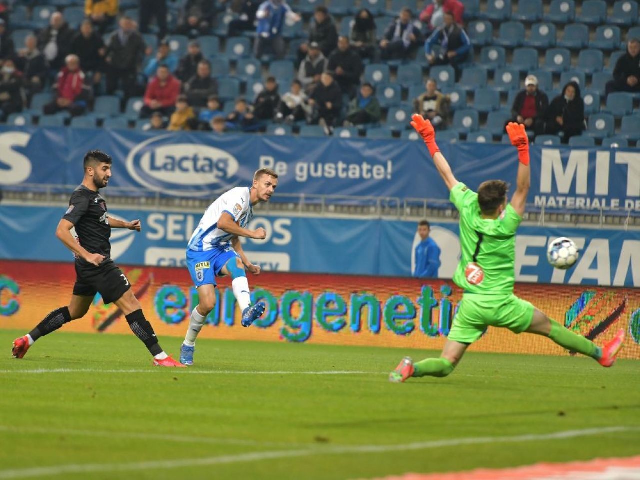 „Este fenomenal!” Fotbalistul lăudat de Reghecampf după victoria cu Academica. Ce spune de națională_5