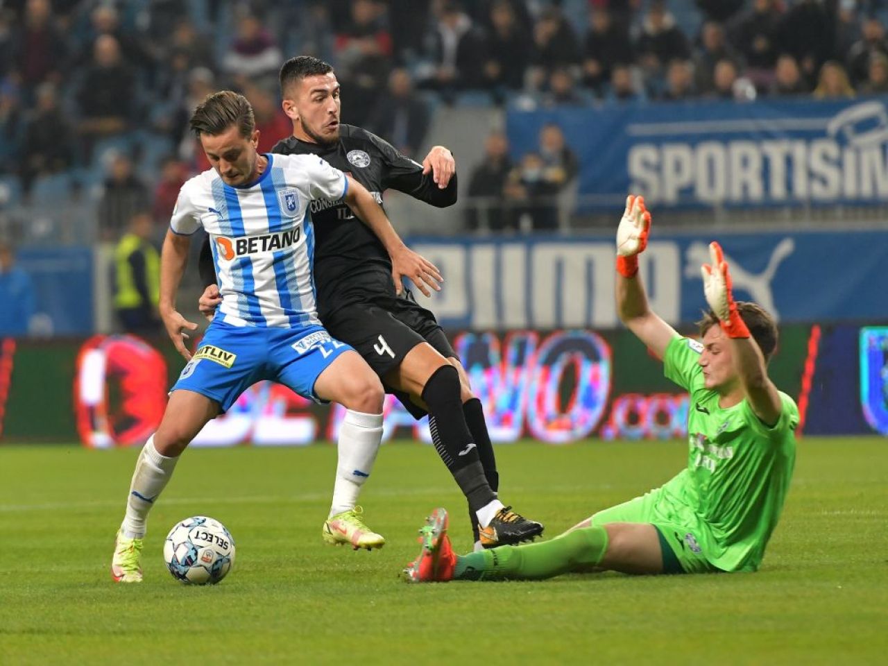„Este fenomenal!” Fotbalistul lăudat de Reghecampf după victoria cu Academica. Ce spune de națională_13