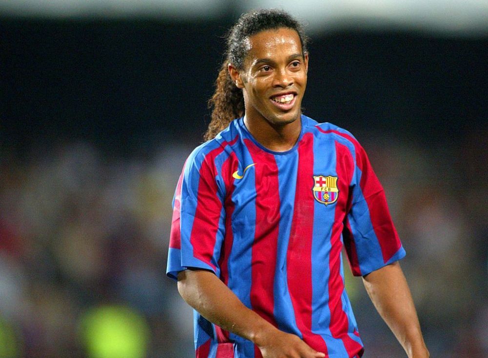 Conflictul dintre FC Barcelona și PSG escaladează. Gestul lui Ronaldinho, mărul discordiei dintre cele două cluburi _1