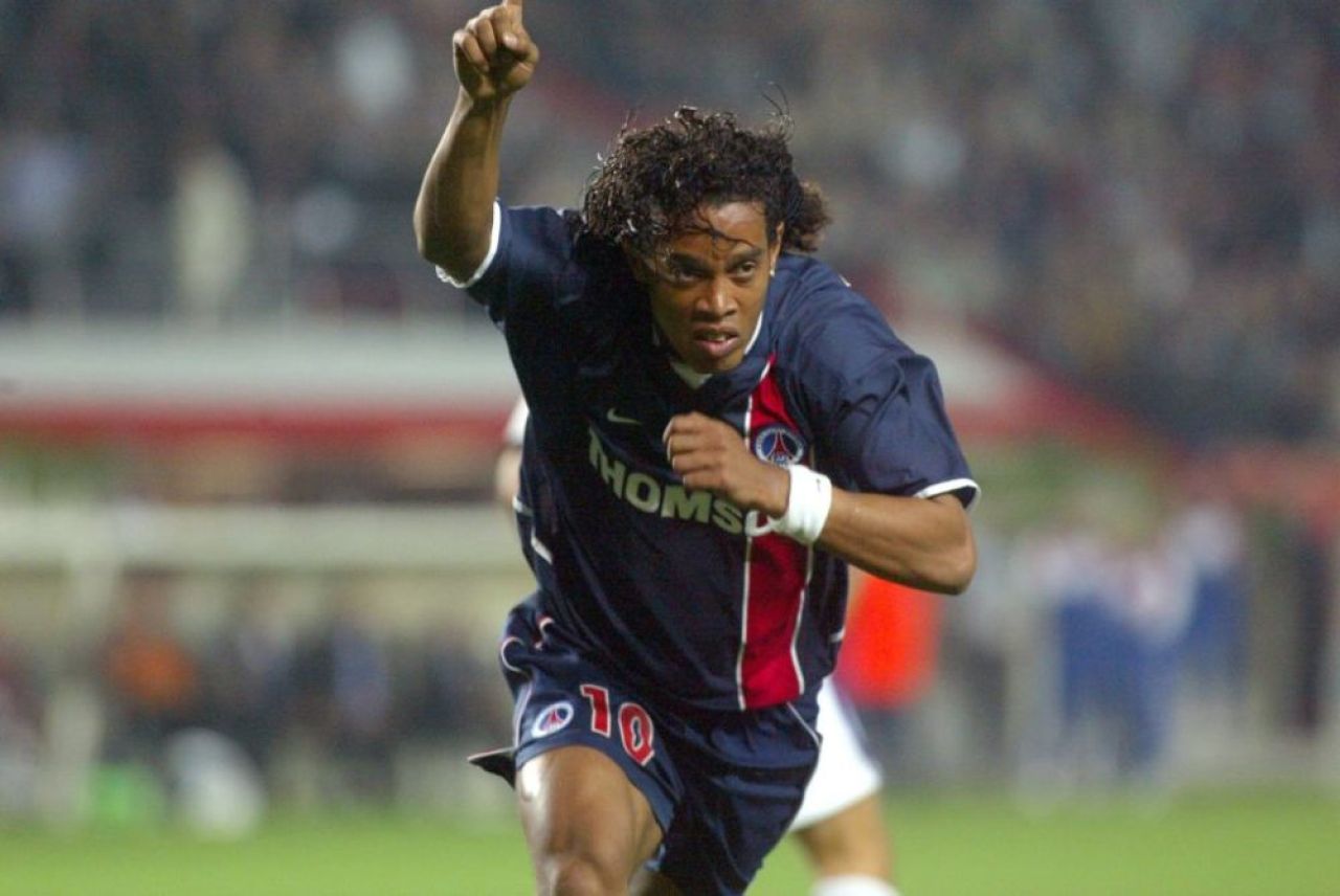 Conflictul dintre FC Barcelona și PSG escaladează. Gestul lui Ronaldinho, mărul discordiei dintre cele două cluburi _3