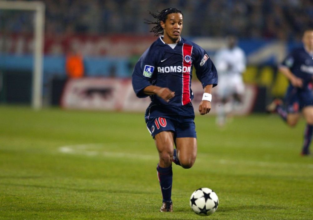 Conflictul dintre FC Barcelona și PSG escaladează. Gestul lui Ronaldinho, mărul discordiei dintre cele două cluburi _4