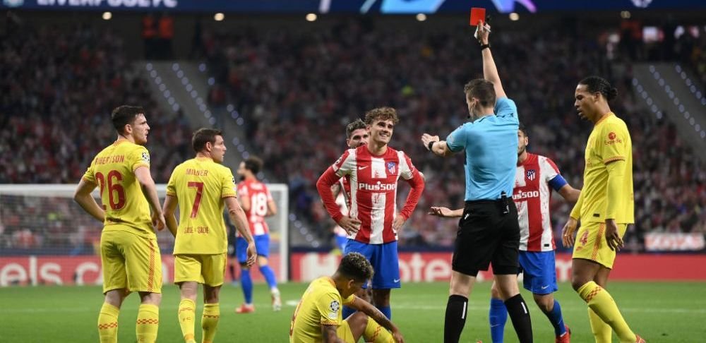 Dublă și v-am pupat! Antoine Griezmann, eliminat după un fault HORROR într-un duel cu Firmino_6