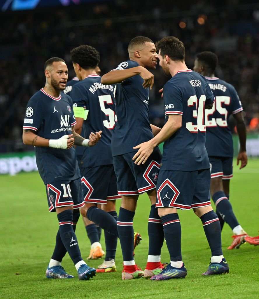 Gest superb făcut de Kylian Mbappe! Francezul a „înfiat” un urs panda_9