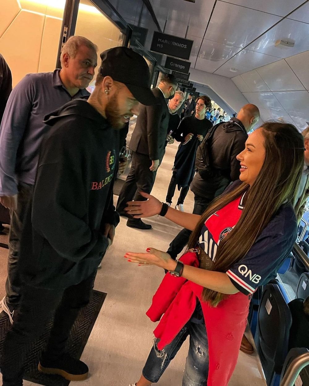 Prima declarație a Vlăduței Lupău după ce l-a întâlnit pe Neymar: „Nici nu m-am mai uitat la meci!” _2
