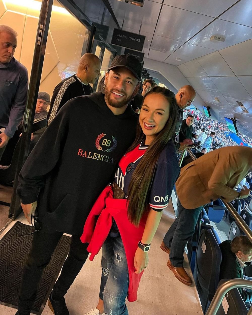Prima declarație a Vlăduței Lupău după ce l-a întâlnit pe Neymar: „Nici nu m-am mai uitat la meci!” _3