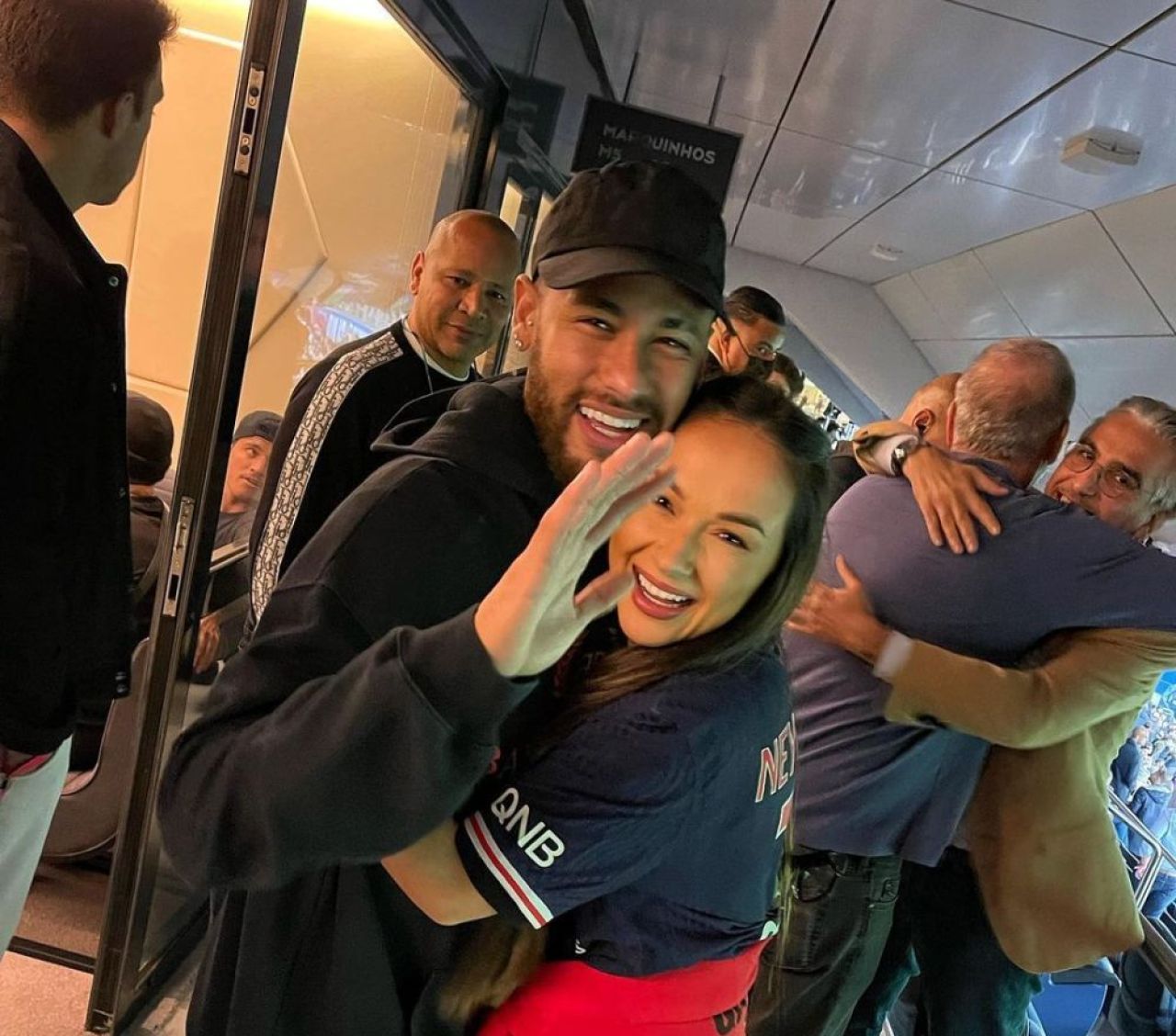 Prima declarație a Vlăduței Lupău după ce l-a întâlnit pe Neymar: „Nici nu m-am mai uitat la meci!” _5
