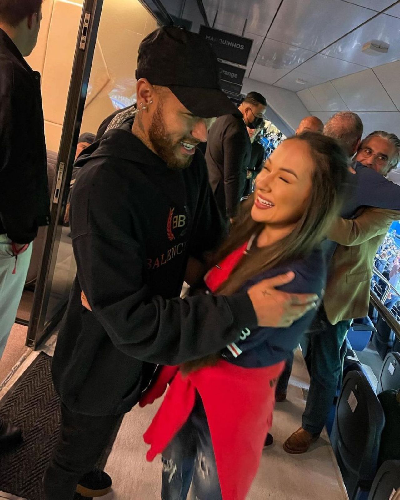 Prima declarație a Vlăduței Lupău după ce l-a întâlnit pe Neymar: „Nici nu m-am mai uitat la meci!” _6