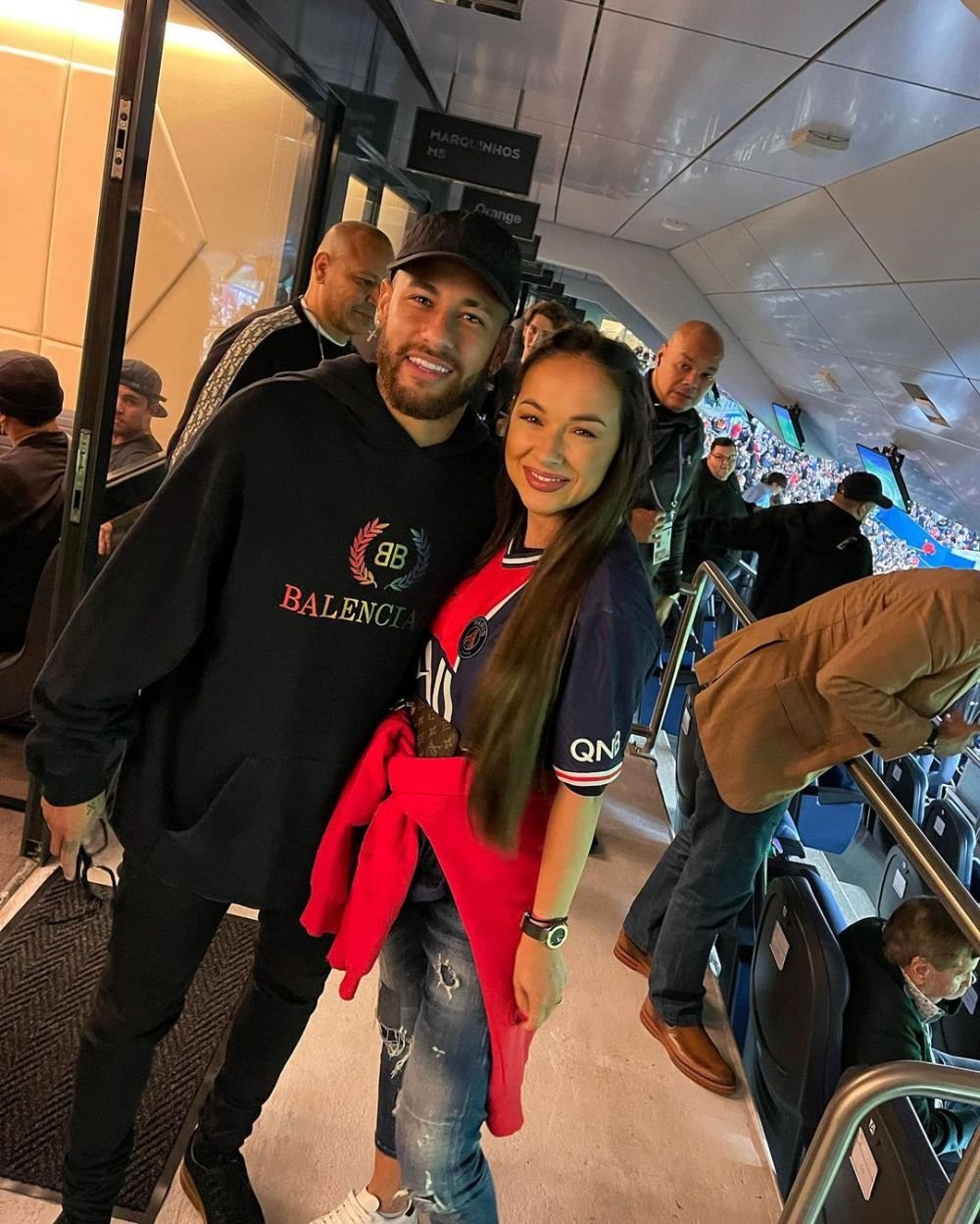 Prima declarație a Vlăduței Lupău după ce l-a întâlnit pe Neymar: „Nici nu m-am mai uitat la meci!” _14