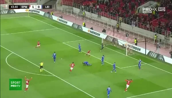 Spartak Moscova marchează golul doi înainte de pauză!