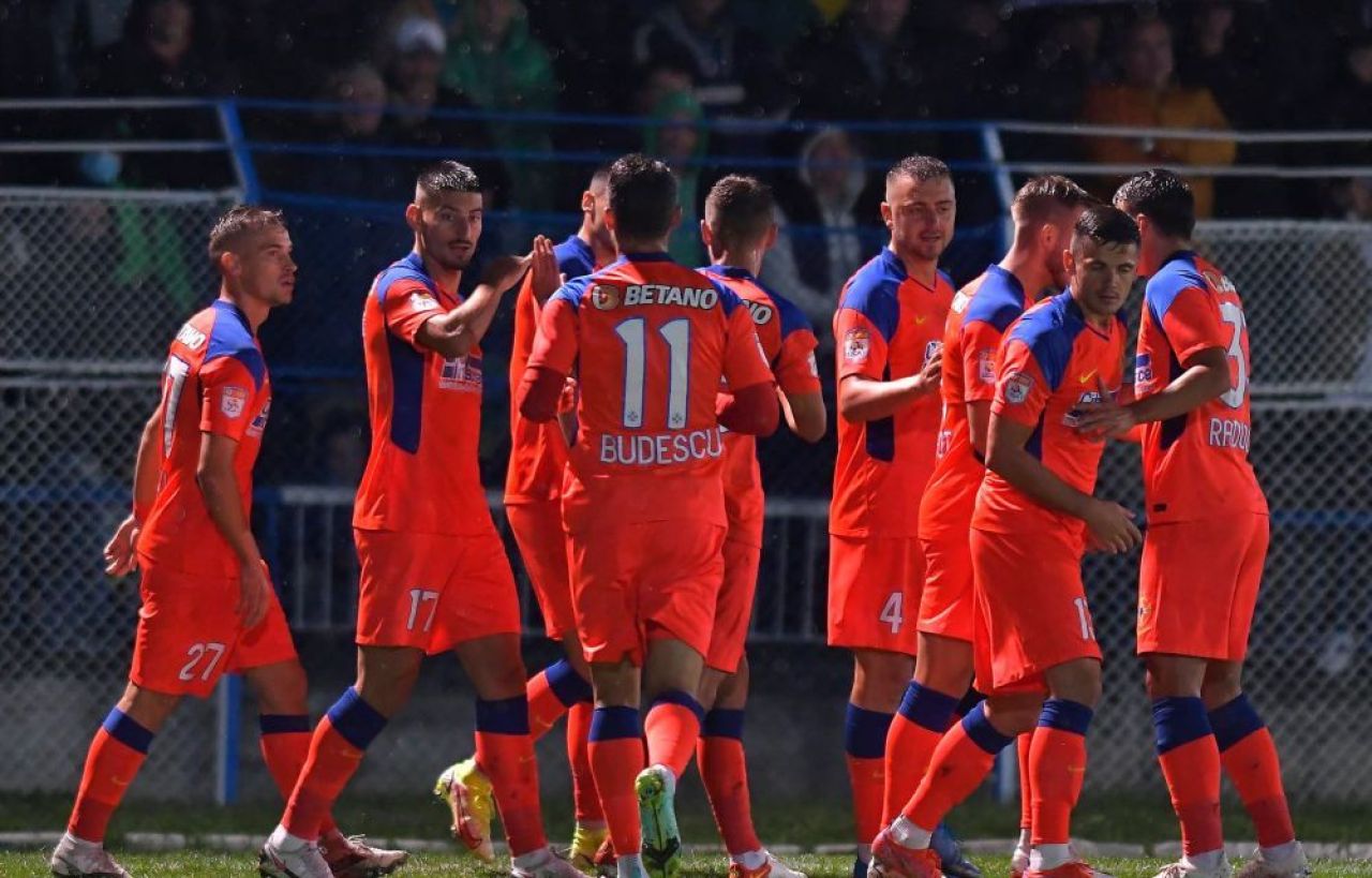 Lovitură după lovitură pentru FCSB! Încă un fotbalist s-a accidentat înainte de meciul cu Farul_2