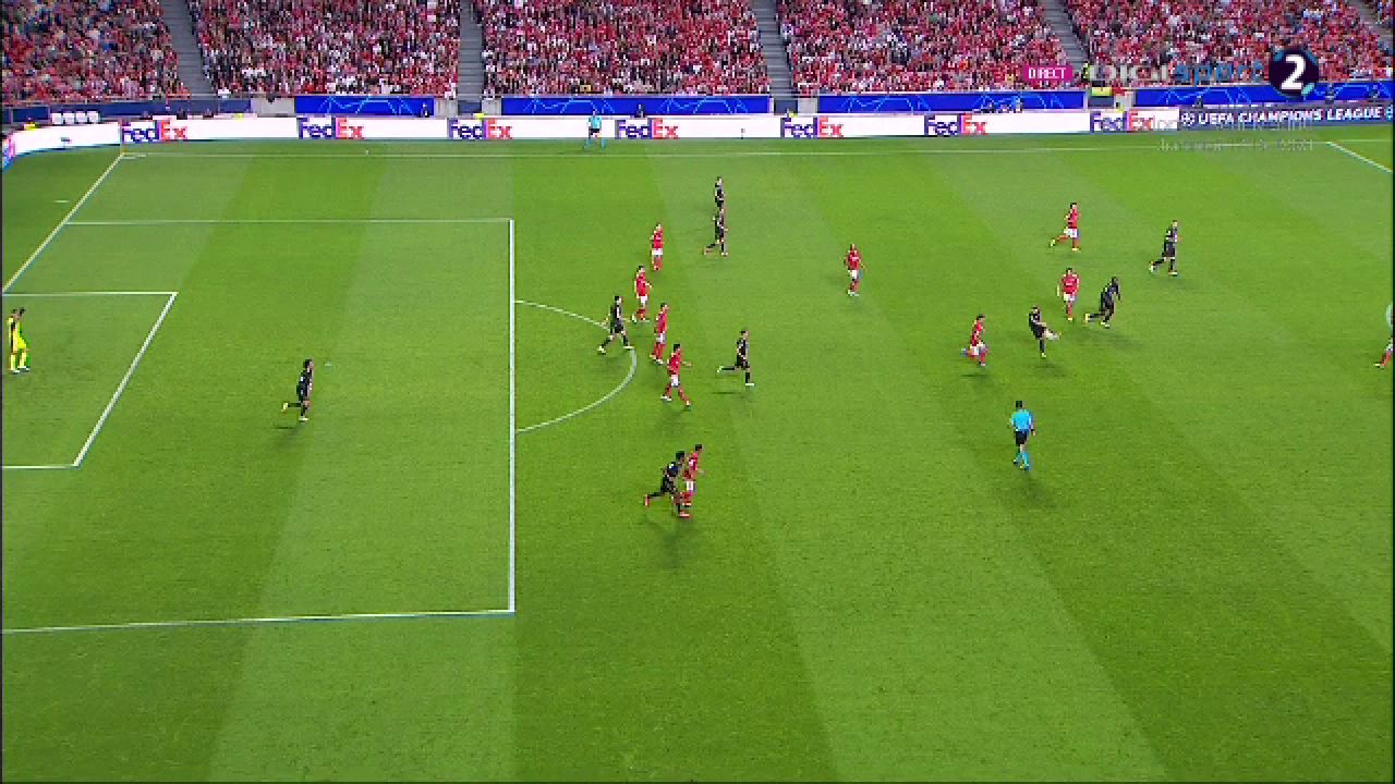 Hațegan, salvat de VAR în Benfica - Bayern! Bavarezii au avut două goluri anulate de arbitrajul video _1